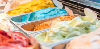 Édes kísértés: a legfinomabb kézműves fagyik és sütemények a bajai sétálóutcán Kézműves fagylaltok és friss sütemények a bajai sétálóutcán